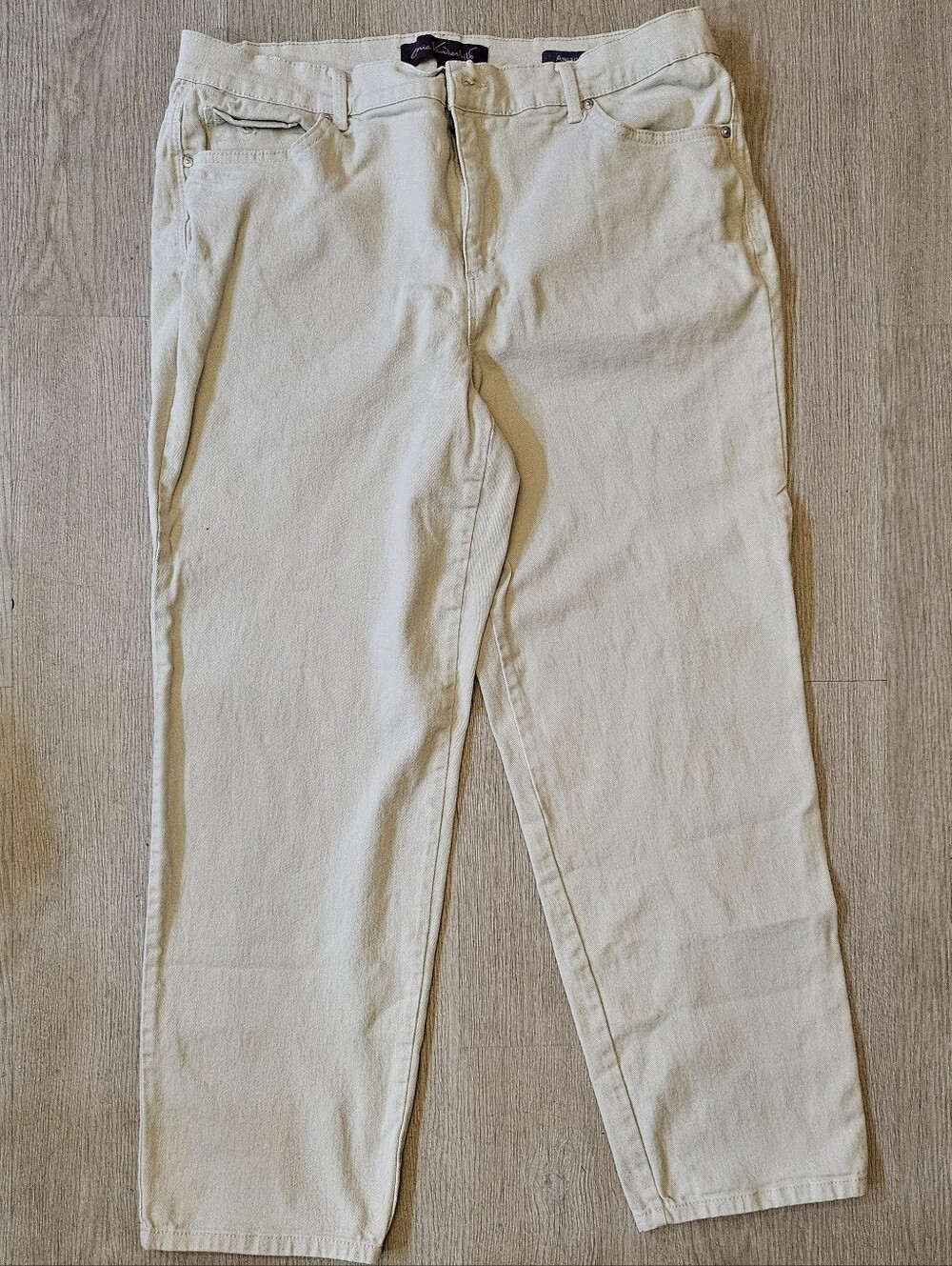 16W- Gloria Vanderbilt- Light Beige Straight Leg Pants
